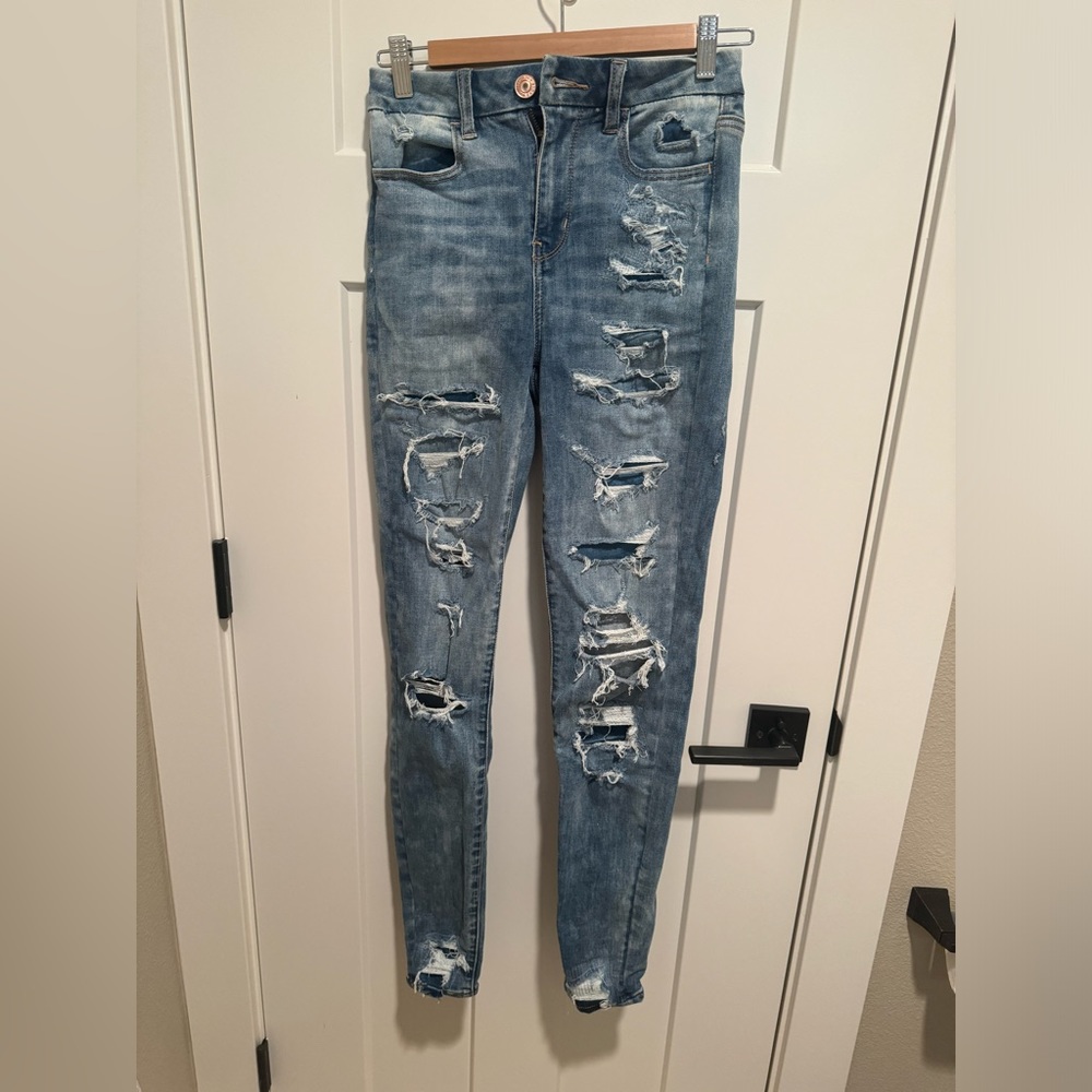 American Eagle Ripped Curvy Hi-Rise Jegging